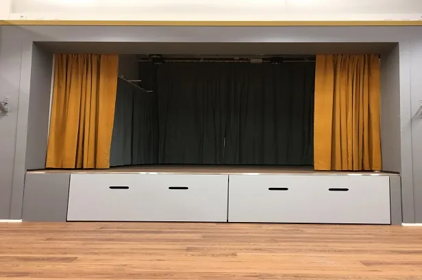 Esirippu rida 8