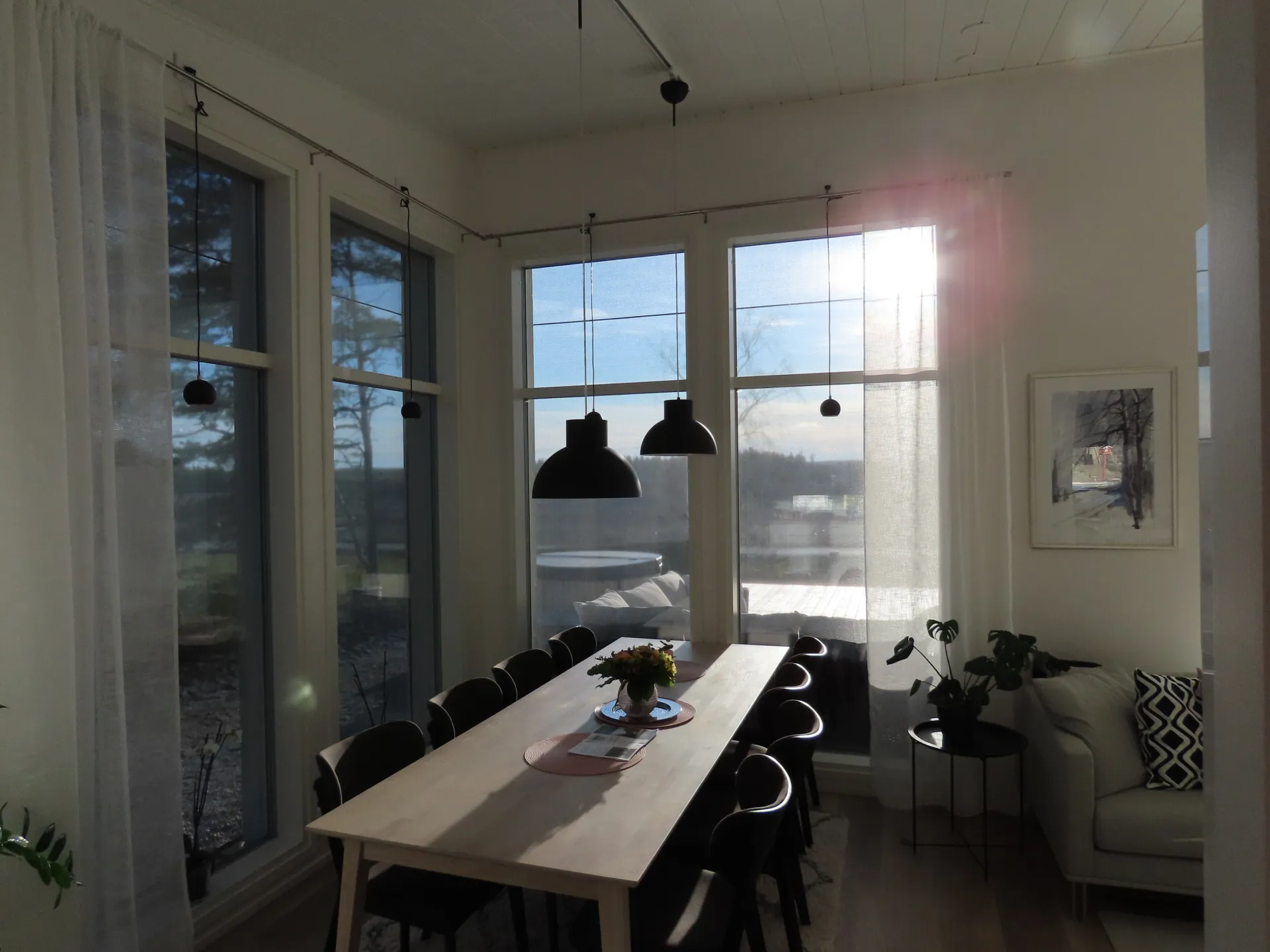 Zipscreen tarjoaa näkösuojaa ilman, että maisema katoaa