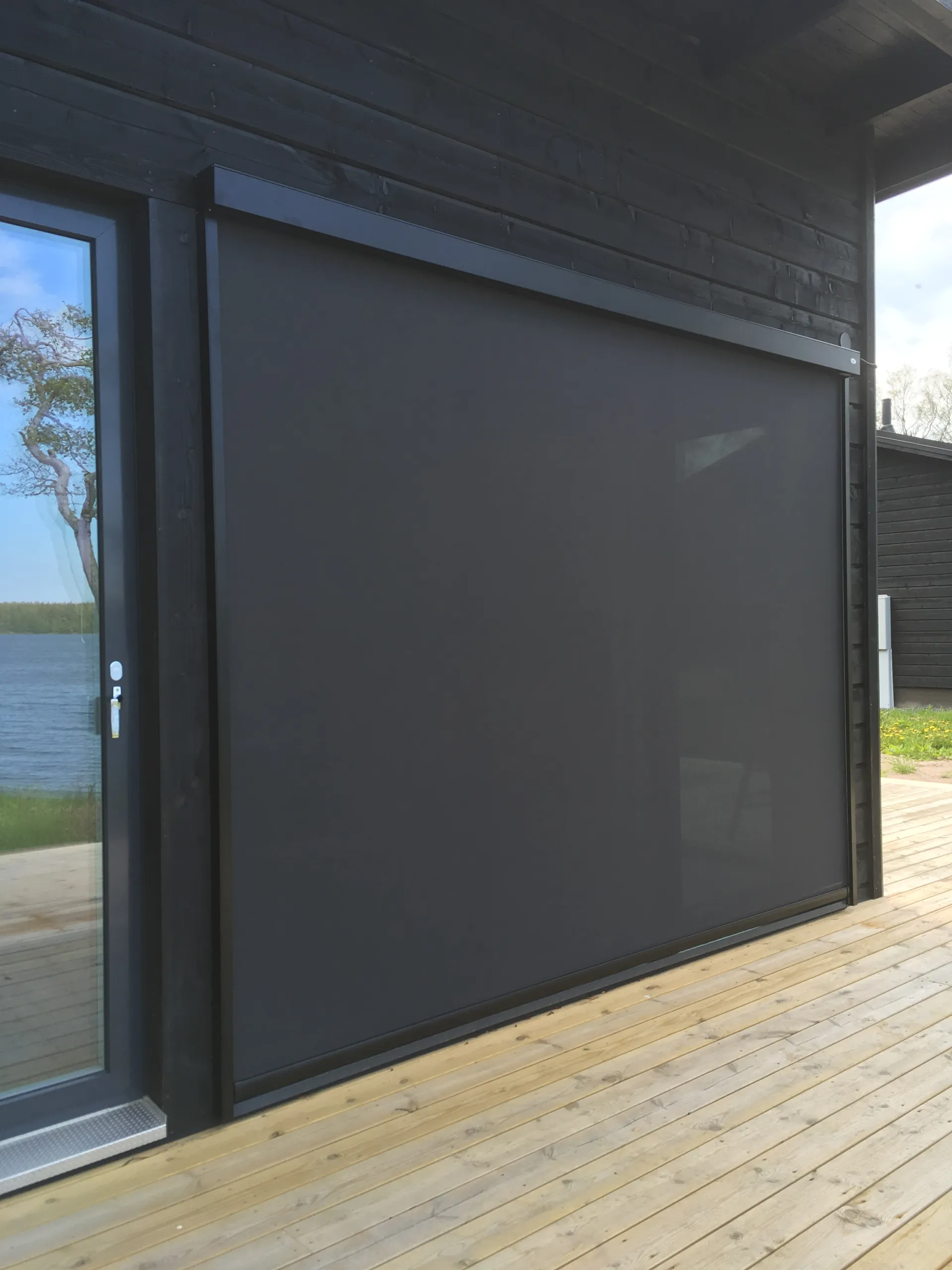 Pedelux zipscreen - tyylikäs ja huomaamaton kaihdin moderniin arkkitehtuuriin